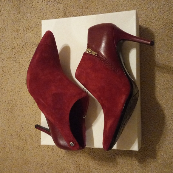 Calvin Klein Booties (7) - Picture 4 of 10